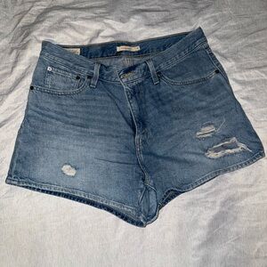 Levi’s 80s Mom Jean Shorts